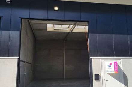 Industrieel gebouw te huur in Genk