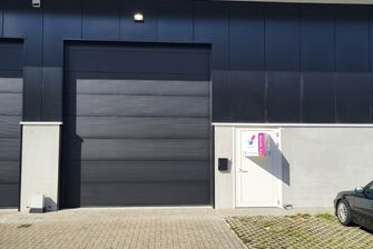 Industrieel gebouw te huur in Genk
