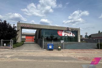 Industrieel gebouw te huur in Genk