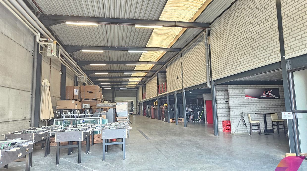 Industrieel gebouw te huur in Genk