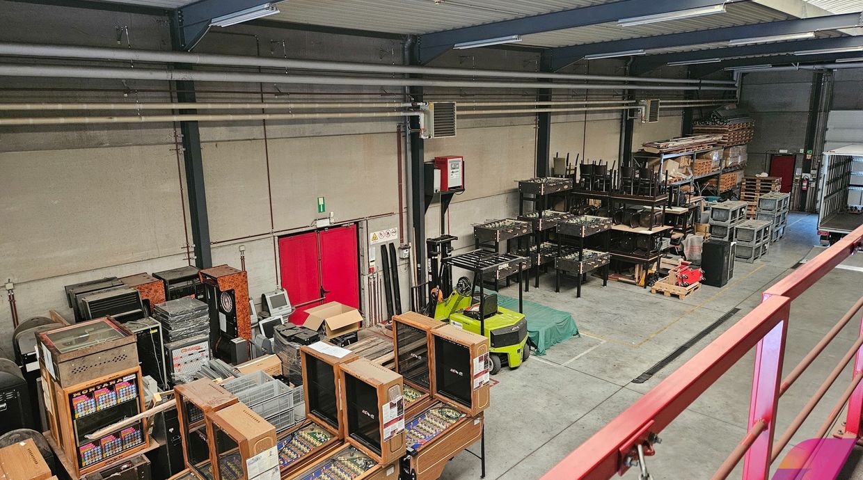 Industrieel gebouw te huur in Genk