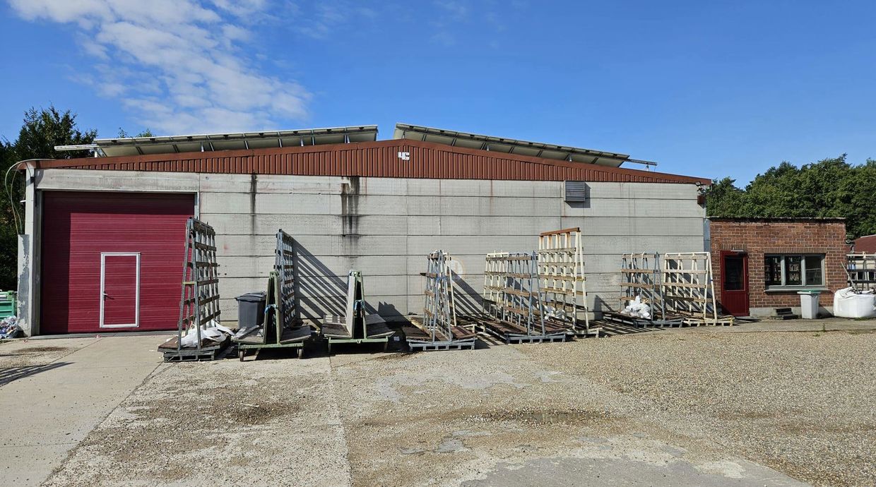 Industrieel gebouw te huur in Genk