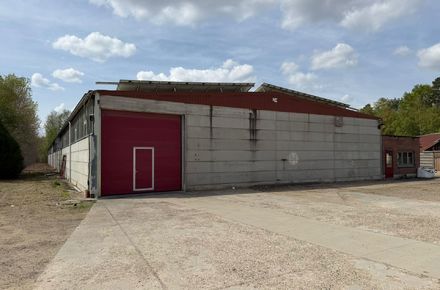 Industrieel gebouw te huur in Genk