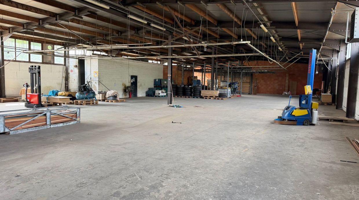 Industrieel gebouw te huur in Genk