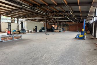 Industrieel gebouw te huur in Genk