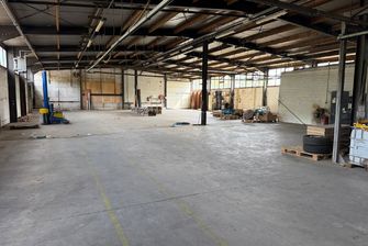 Industrieel gebouw te huur in Genk