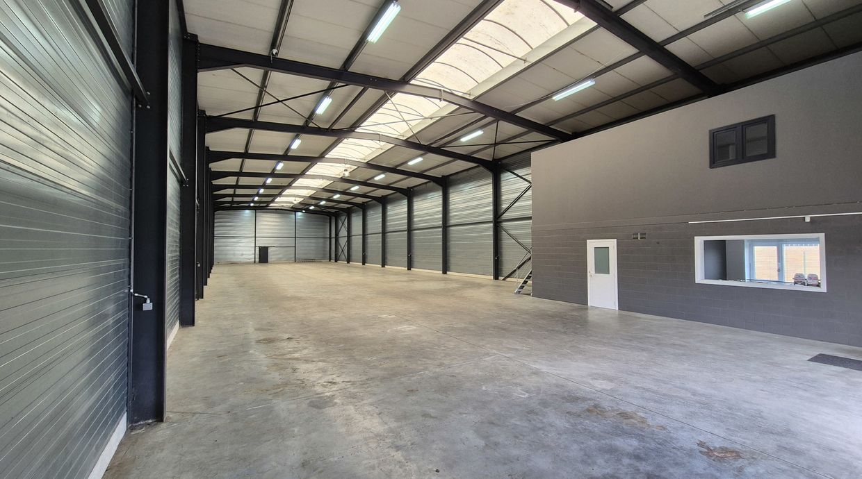 Industrieel gebouw te huur in Ham