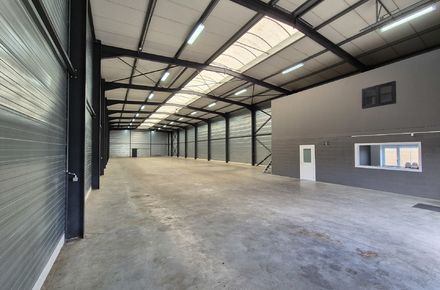 Industrieel gebouw te huur in Ham