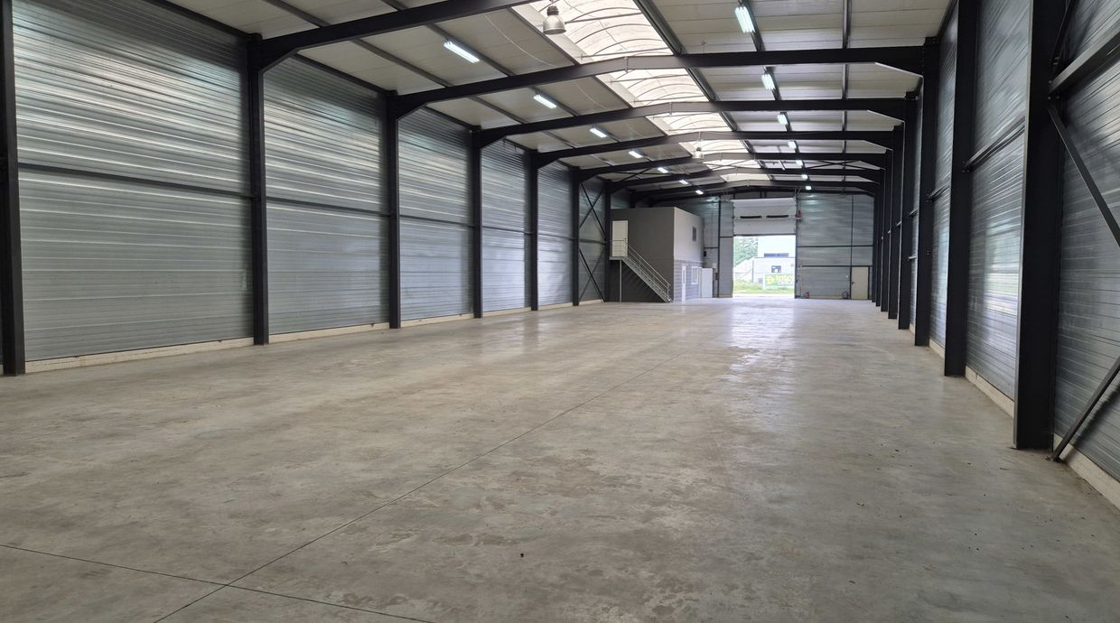 Industrieel gebouw te huur in Ham