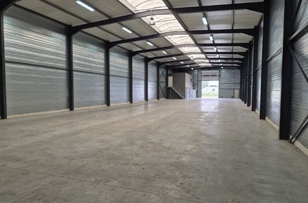Industrieel gebouw te huur in Ham