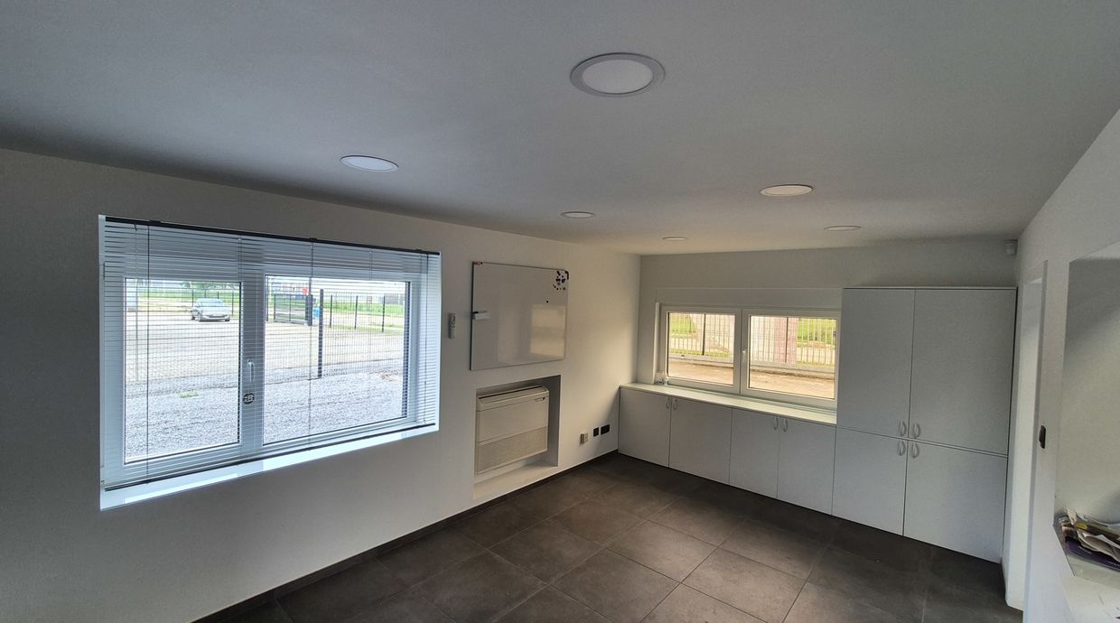 Industrieel gebouw te huur in Ham