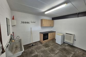 Industrieel gebouw te huur in Ham