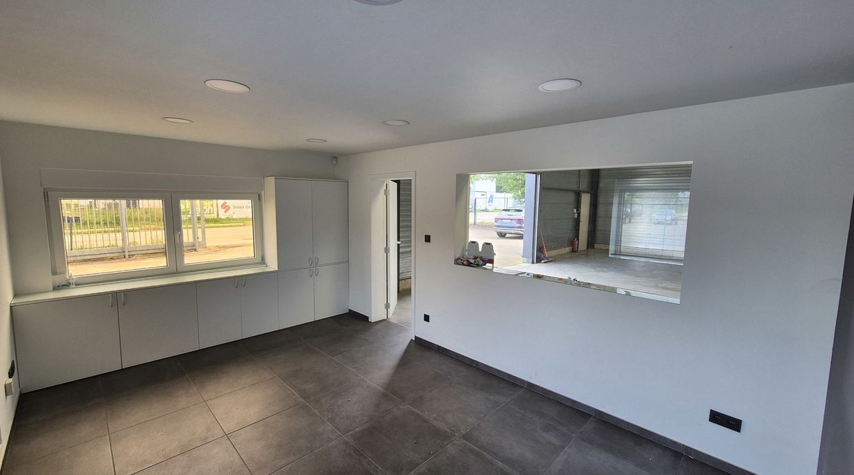 Industrieel gebouw te huur in Ham