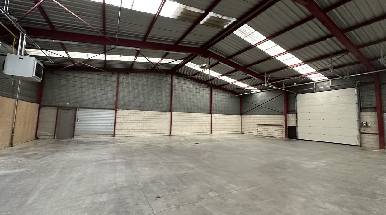 Industrieel gebouw te huur in Hasselt