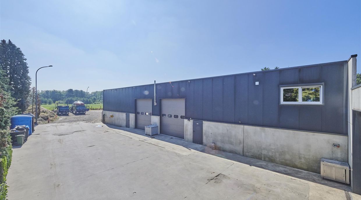 Industrieel gebouw te huur in Hechtel-Eksel