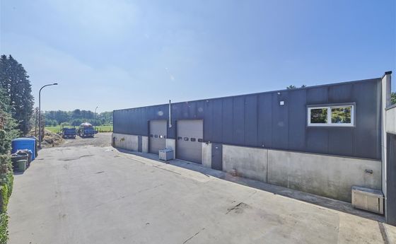 Industrieel gebouw te huur in Hechtel-Eksel