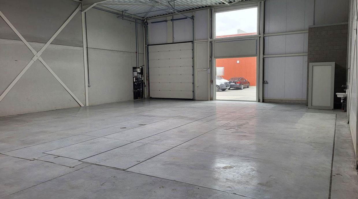 Industrieel gebouw te huur in Lummen