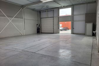 Industrieel gebouw te huur in Lummen