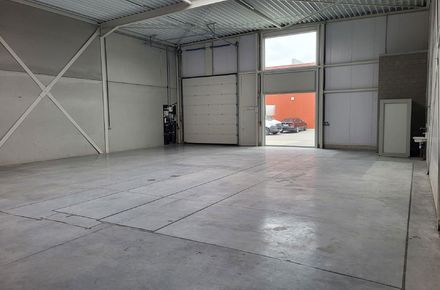Industrieel gebouw te huur in Lummen