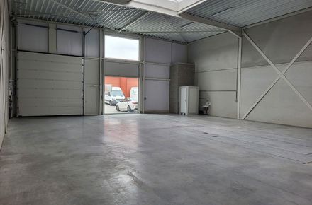 Industrieel gebouw te huur in Lummen