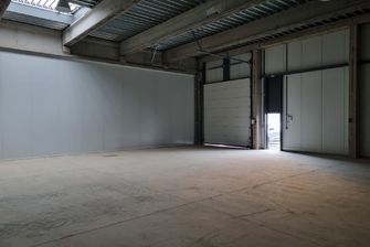 Industrieel gebouw te huur in Maaseik