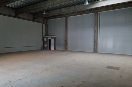 Industrieel gebouw te huur in Maaseik