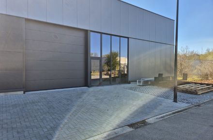 Industrieel gebouw te huur in Maaseik