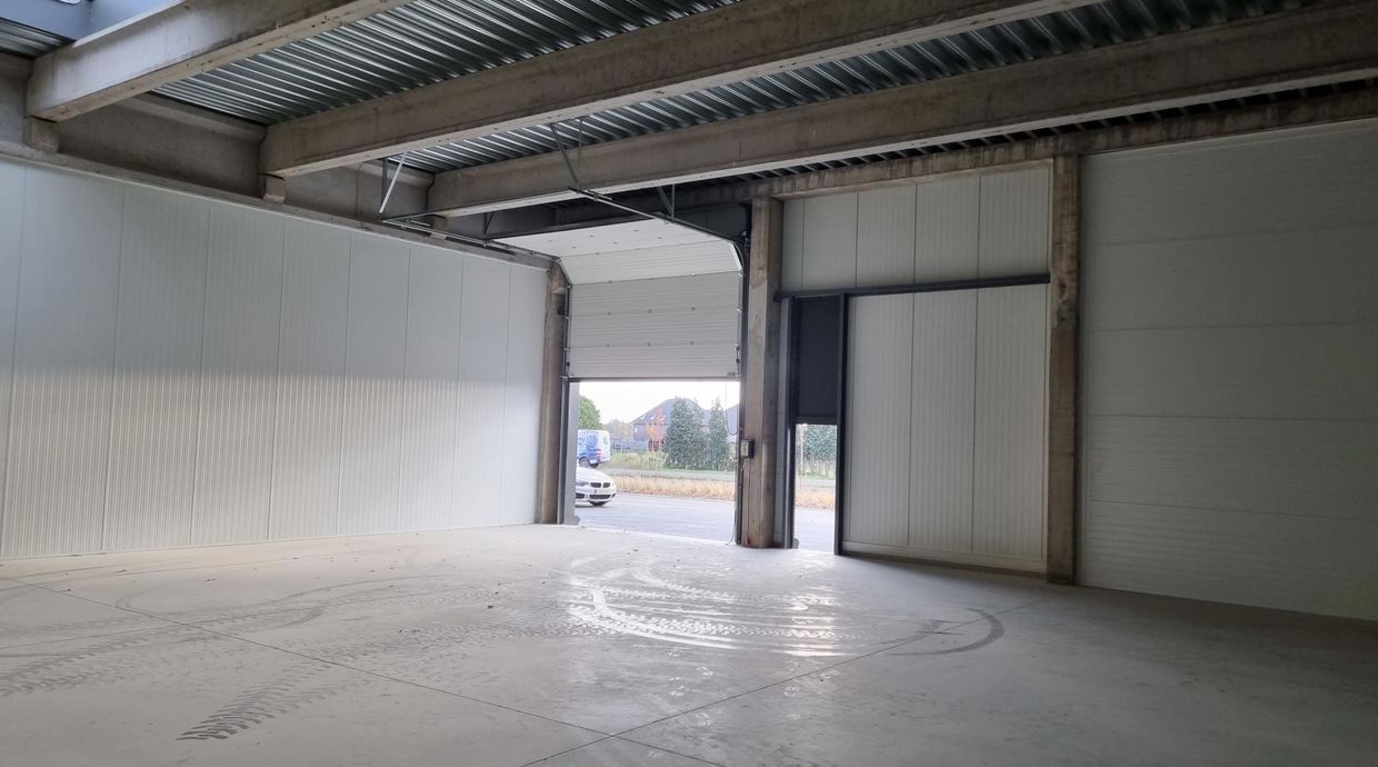 Industrieel gebouw te huur in Maaseik