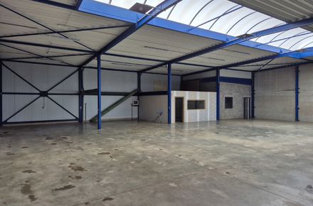 Industrieel gebouw te huur in Meeuwen-Gruitrode