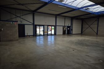 Industrieel gebouw te huur in Meeuwen-Gruitrode