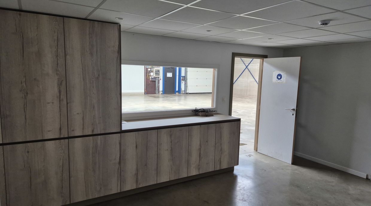 Industrieel gebouw te huur in Meeuwen-Gruitrode