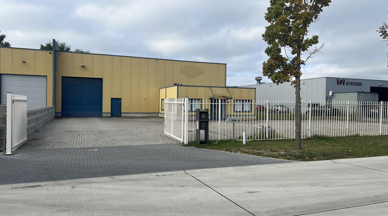 Industrieel gebouw te huur in Opglabbeek