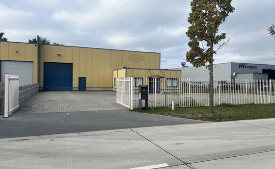 Industrieel gebouw te huur in Opglabbeek