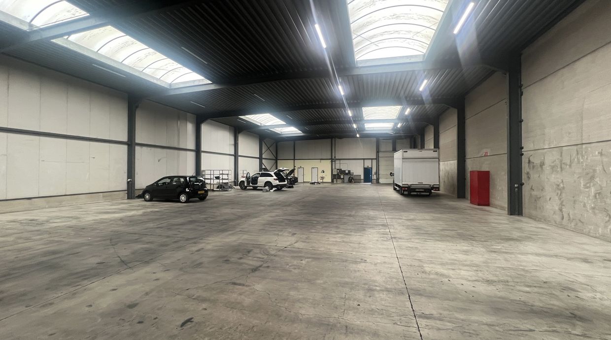 Industrieel gebouw te huur in Opglabbeek