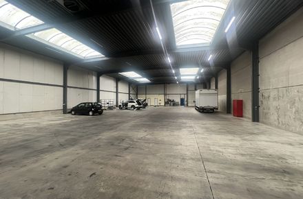 Industrieel gebouw te huur in Opglabbeek