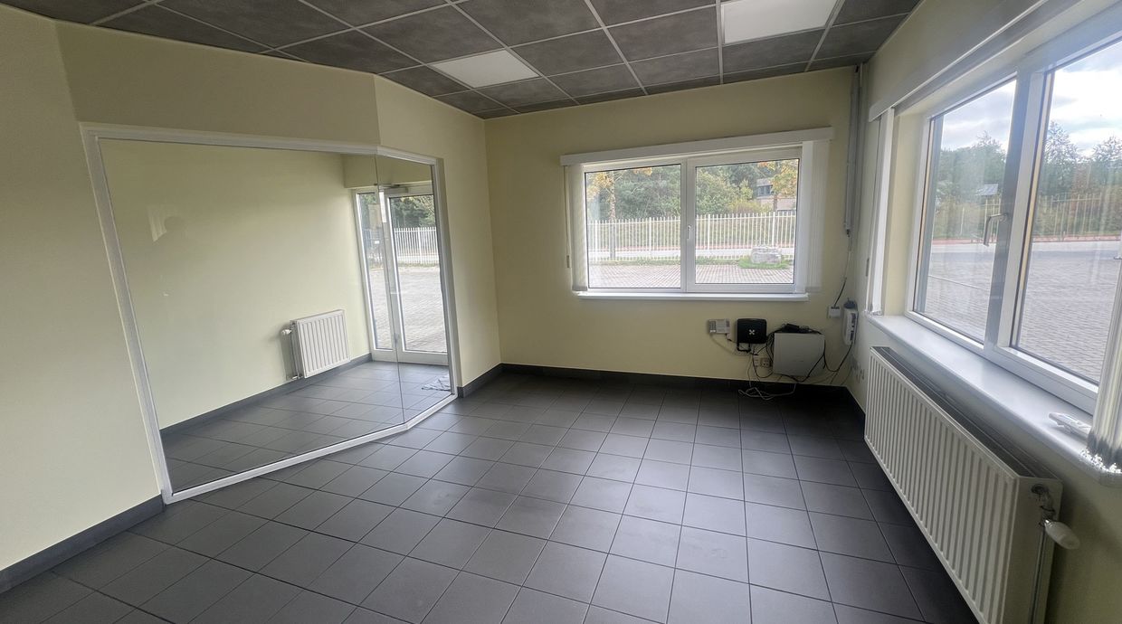 Industrieel gebouw te huur in Opglabbeek