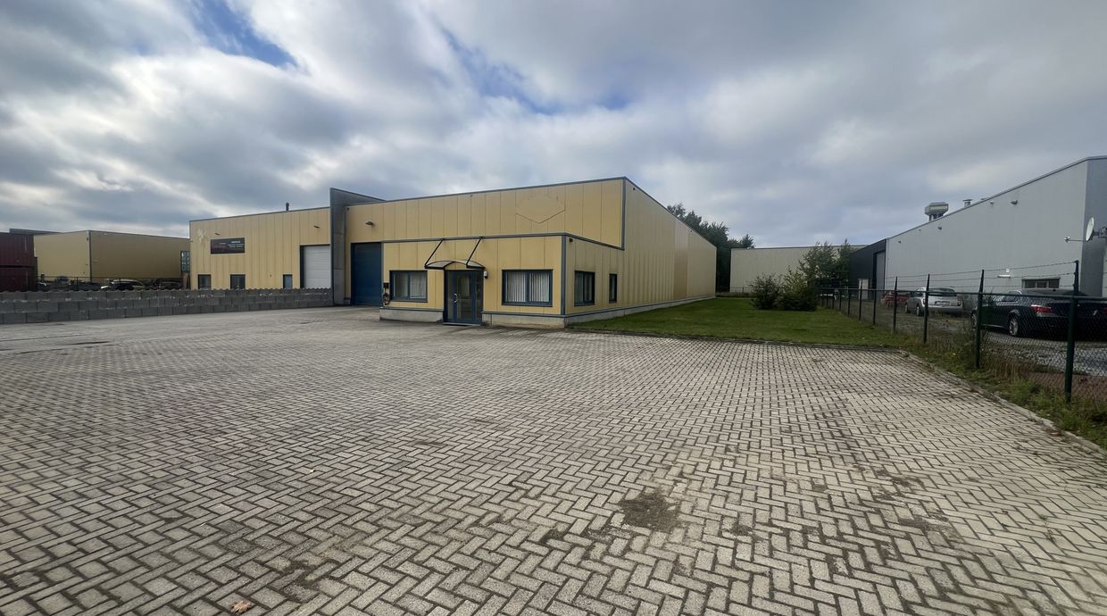 Industrieel gebouw te huur in Opglabbeek
