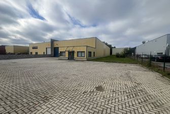 Industrieel gebouw te huur in Opglabbeek