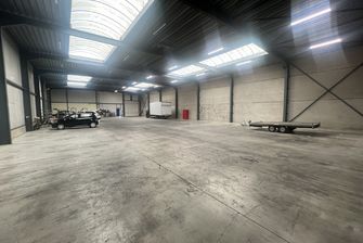 Industrieel gebouw te huur in Opglabbeek