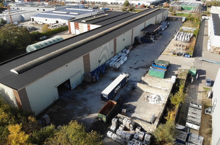 Industrieel gebouw te huur in Opglabbeek