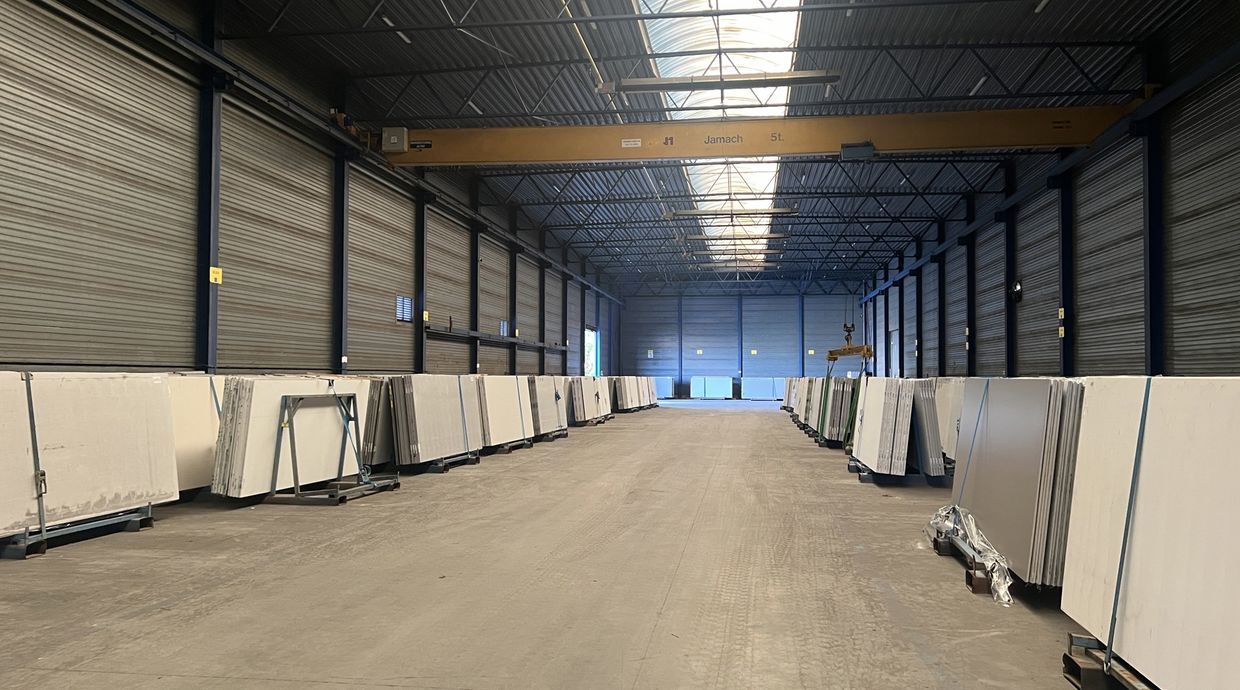 Industrieel gebouw te huur in Opglabbeek