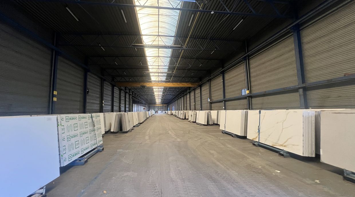 Industrieel gebouw te huur in Opglabbeek