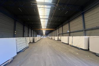 Industrieel gebouw te huur in Opglabbeek