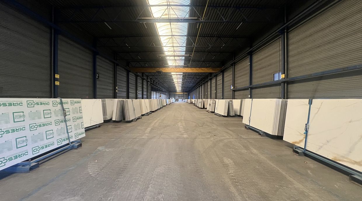 Industrieel gebouw te huur in Opglabbeek