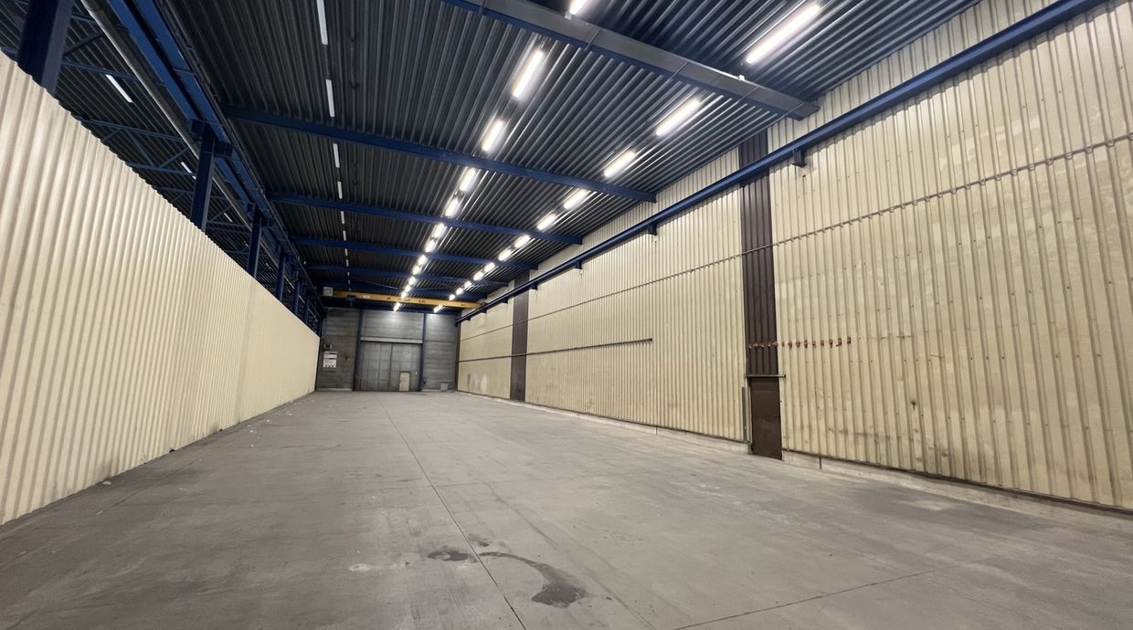 Industrieel gebouw te huur in Opglabbeek