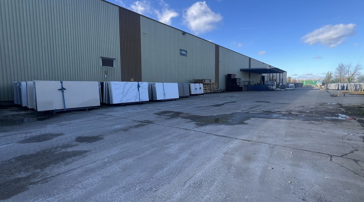 Industrieel gebouw te huur in Opglabbeek