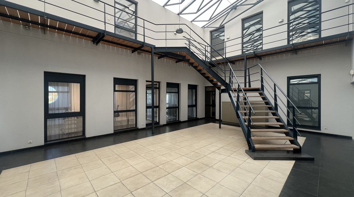 Industrieel gebouw te huur in Opglabbeek