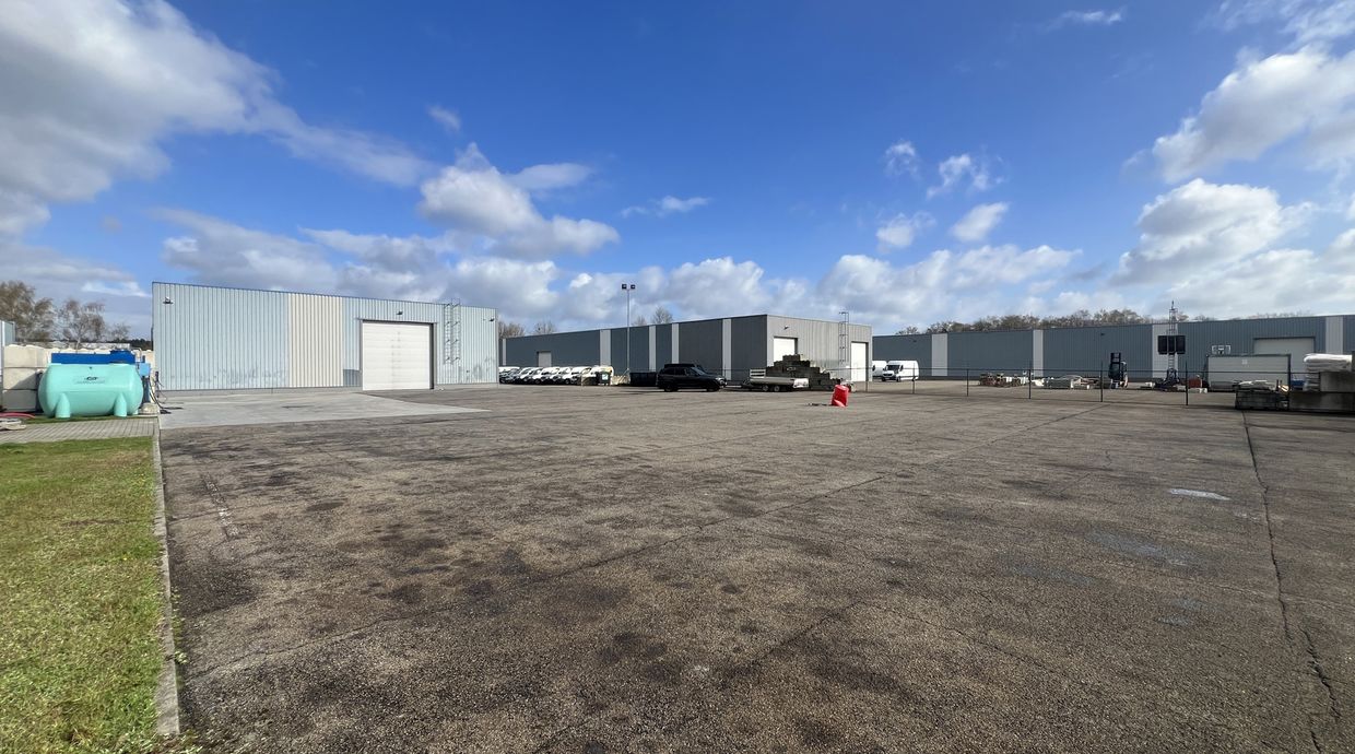 Industrieel gebouw te huur in Opglabbeek