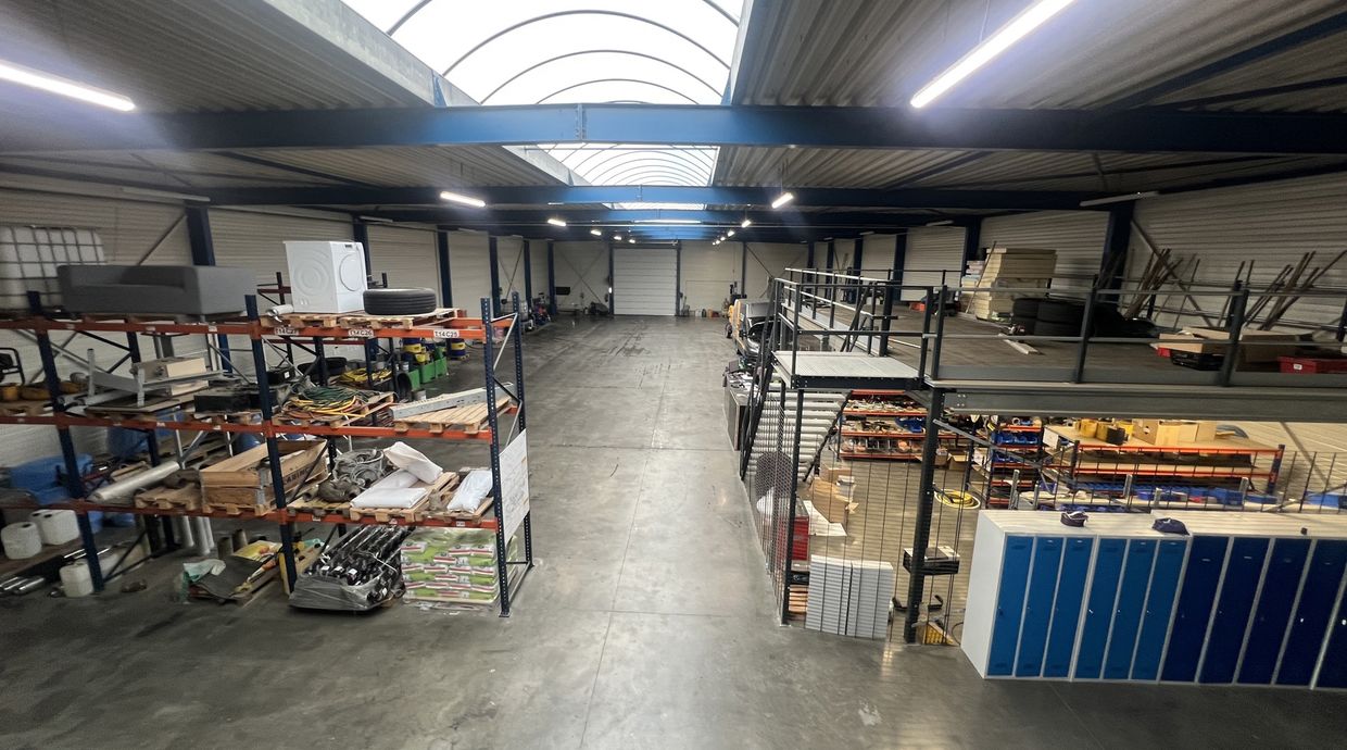 Industrieel gebouw te huur in Opglabbeek