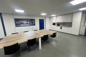 Industrieel gebouw te huur in Opglabbeek